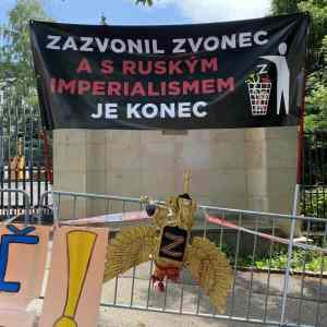 Obrázek 'novodobi bolsevici bojuji proti imperializmu'