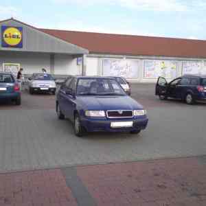Obrázek 'parkovani lidl'