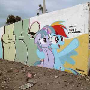 Obrázek 'ponies everywhere graffiti  5B1 5D'