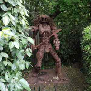 Obrázek 'predator na zahrade'