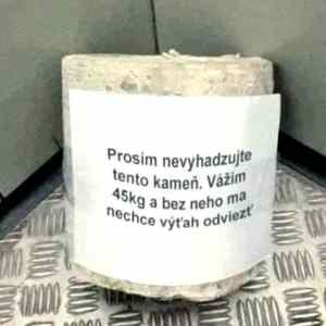 Obrázek 'prosim nevyhazujte tento kamen'
