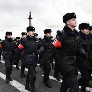 Obrázek 'rusko ma tradicni uniformy prehlidka v Petrohradu'
