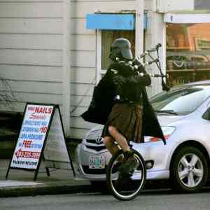 Obrázek 'scotty vader on a unicycle'