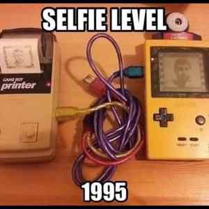 Obrázek 'selfie lvl 1985'
