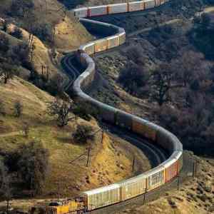 Obrázek 'serpentine&nbsp;choo-choo'