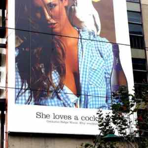 Obrázek 'she-loves-a-cock'