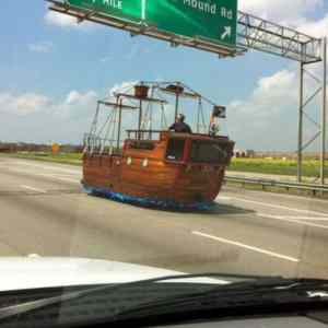 Obrázek 'ship&nbsp;on&nbsp;road'