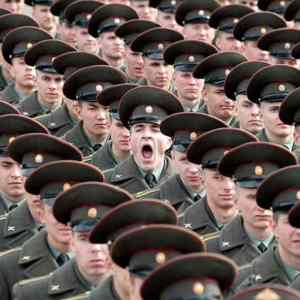 Obrázek 'soldier yawning   '