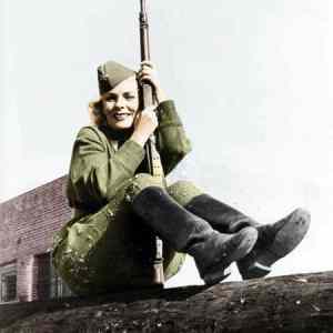 Obrázek 'soviet-female-russian-soldier-lkqfZq'
