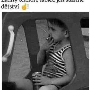 Obrázek 'stastne detstvi bez smartfonu a tabletu'