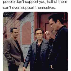 Obrázek 'stop being mad'