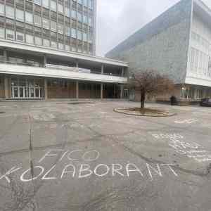 Obrázek 'studenti pracuju nadcasy'