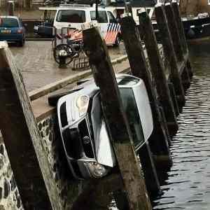 Obrázek 'stupid&nbsp;sleeping&nbsp;position'