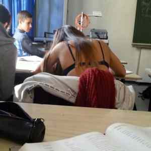 Obrázek 'too hot in the classroom'