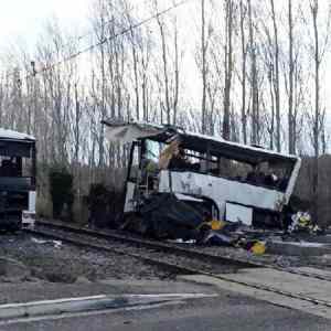 Obrázek 'train&nbsp;always&nbsp;wins'