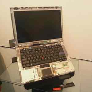 Obrázek 'transparentny thinkpad'