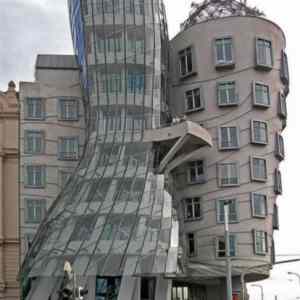 Obrázek 'twisted-building-weird-architectual-design'