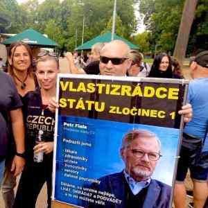 Obrázek 'vlastizradce statu'