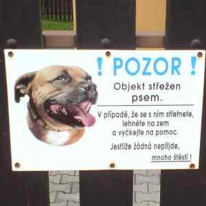 Obrázek 'vyckejte na pomoc'