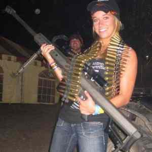 Obrázek 'woman and decent caliber'