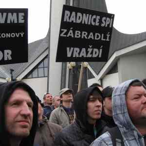 Obrázek 'zabradli protest'