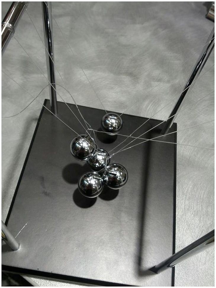 Obrázek -We sell newtons cradle at my work this is the display model 90 percent of the time-      06.10.2012