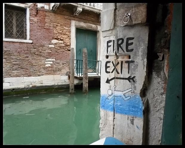 Obrázek - Fire exit -      26.03.2013