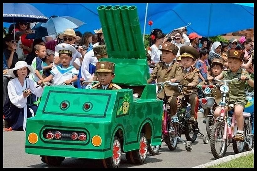 Obrázek - Meanwhile in North Korea -      05.06.2013