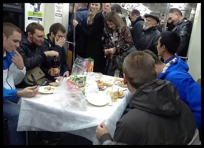 Obrázek - Meanwhile in Subway -      12.02.2013