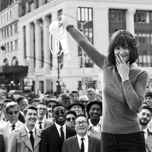 Obrázek - Protest proti noseni podprsenky - San Francisco 1969 -