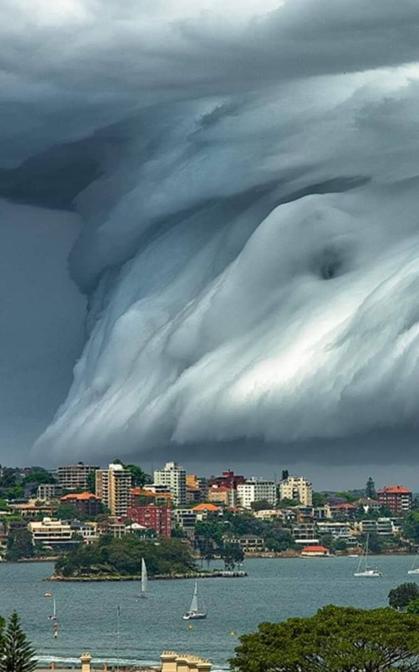 Obrázek - Tsunami Cloud-Sydney-Australia 2015 -