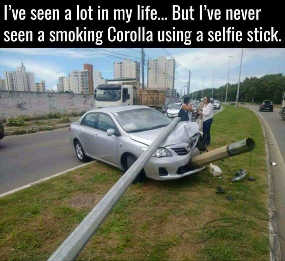 Obrázek - corolla smoking a cigar . -