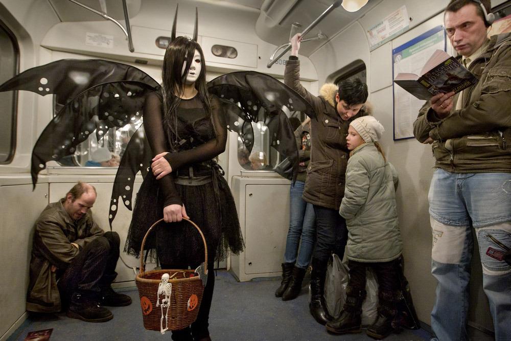 Obrázek - lide metra -