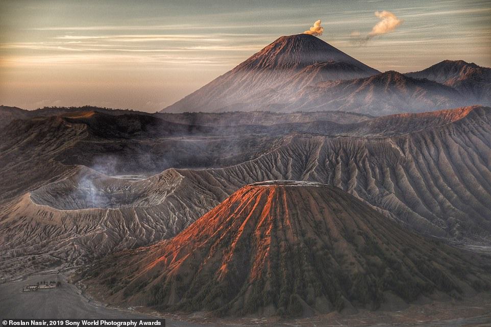 Obrázek 2019 Sony World Photography Awards - Roslan Nasir