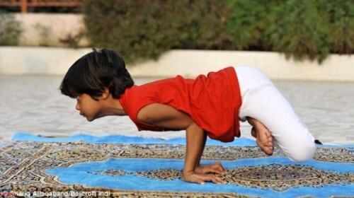 Obrázek 6-Year-Old-Girl-Is-Worlds-Youngest-Yoga-Instructor
