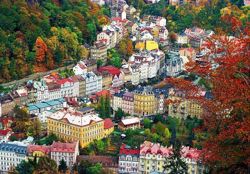 Obrázek A Birdeye View of Karlovy Vary Czech Republic - wikipedia
