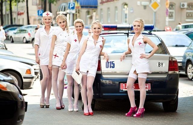 Obrázek A Parade of Blonde Nurses