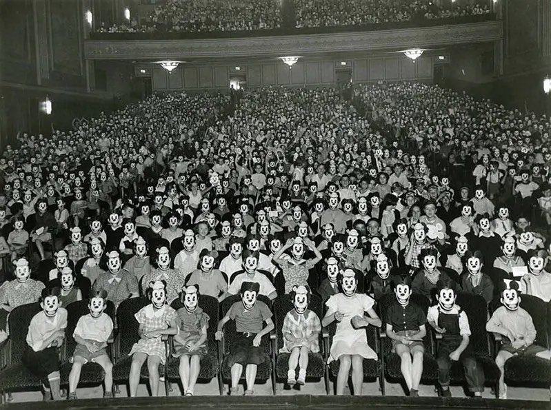 Obrázek A meeting of the Mickey Mouse Club California cca 1930