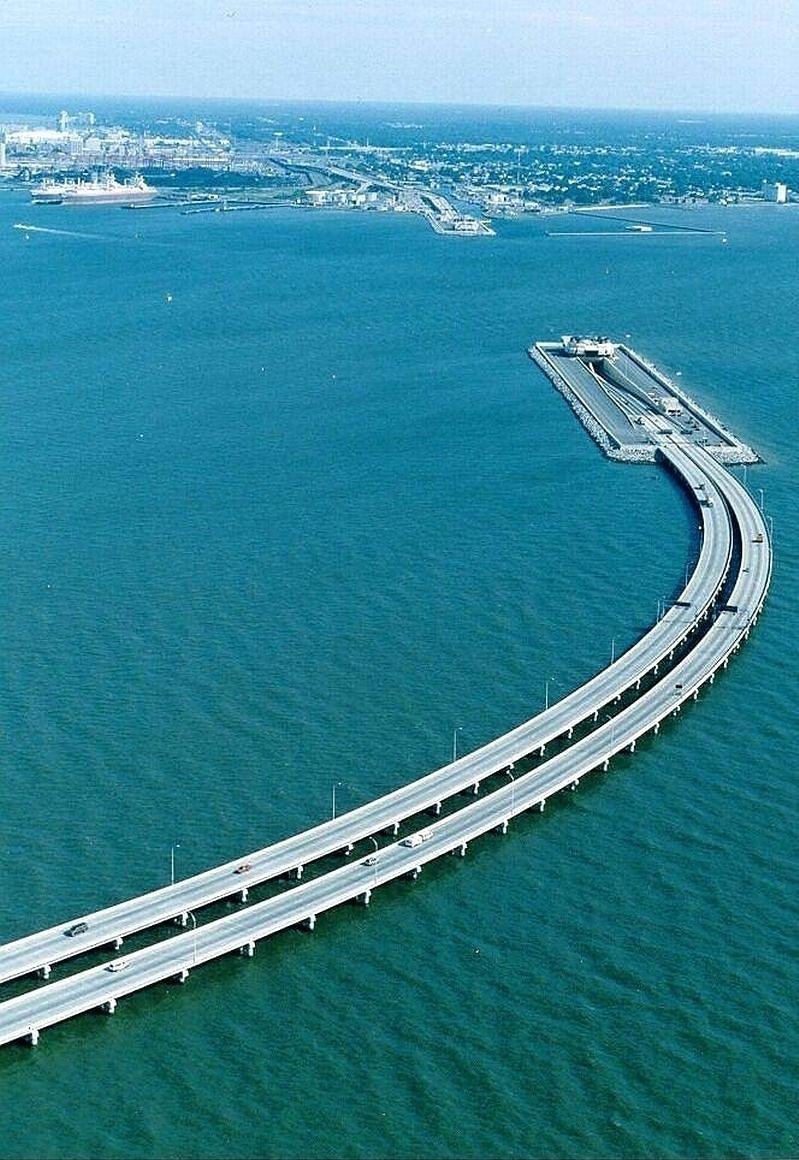 Obrázek Amazing engineering - This bridge connects Denmark and Sweden 12-01-2012