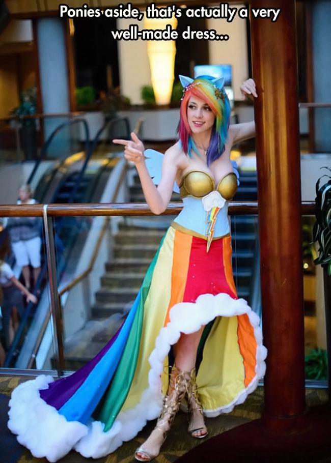 Obrázek Awesome-rainbow-dash-cosplay