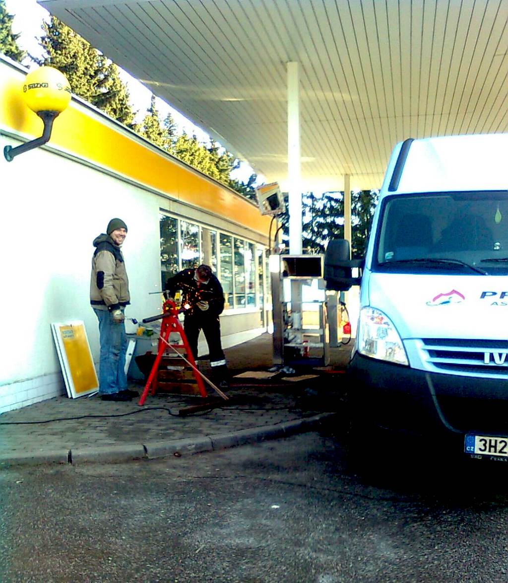 Obrázek Benzinka Kontakt 10.2.2011