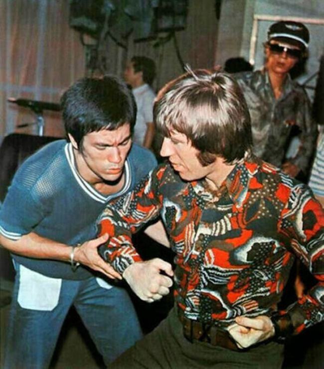 Obrázek Bruce Lee and Chuck Norris practicing their fight scene in The Way of the Dragon - 1972