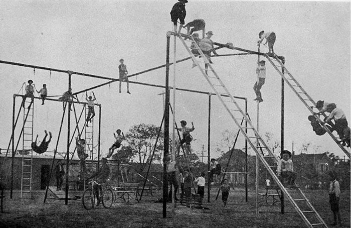 Obrázek Childrens playground 1912