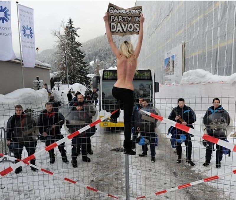 Obrázek Demonstrantka 30-01-2012