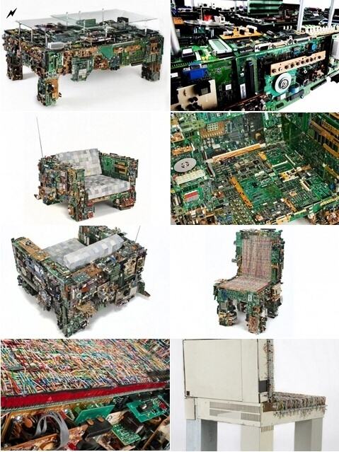 Obrázek Designer Makes Furniture from Discarded Electronics
