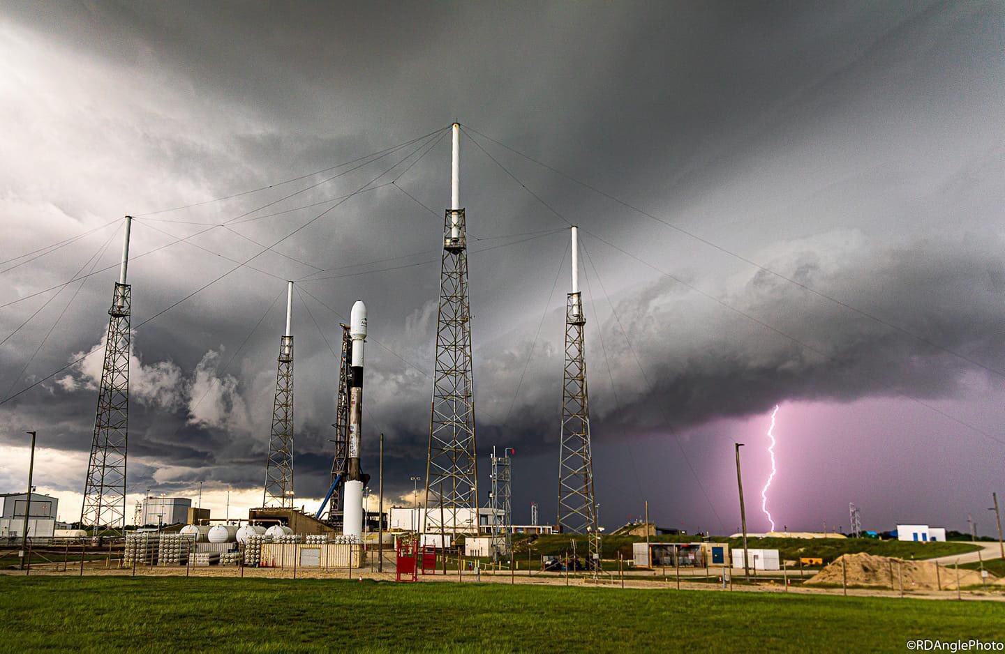 Obrázek Elon Musk   Ride the lightning