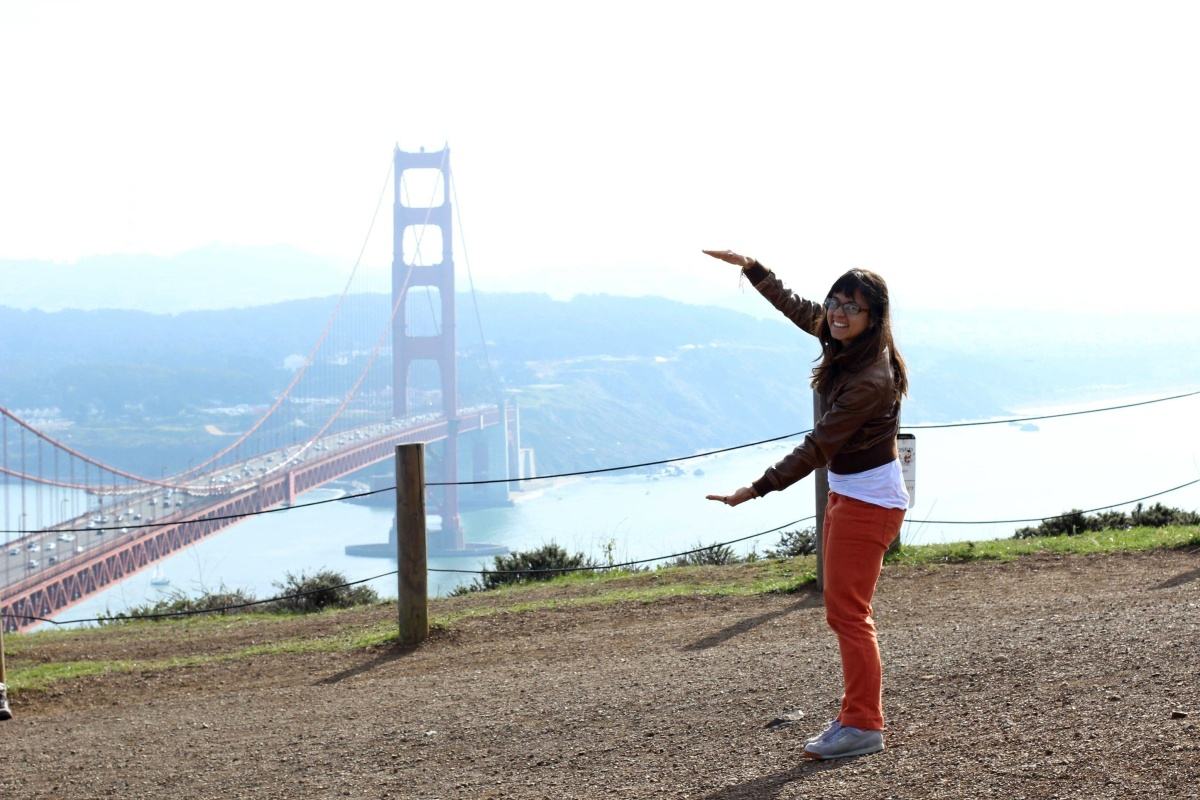 Obrázek GF asked me to take a picture of her holding the Golden Gate - nailed it 31-01-2012