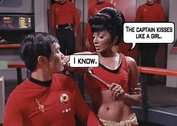 Obrázek George Takei Knows How the Captain Kisses - 11-04-2012