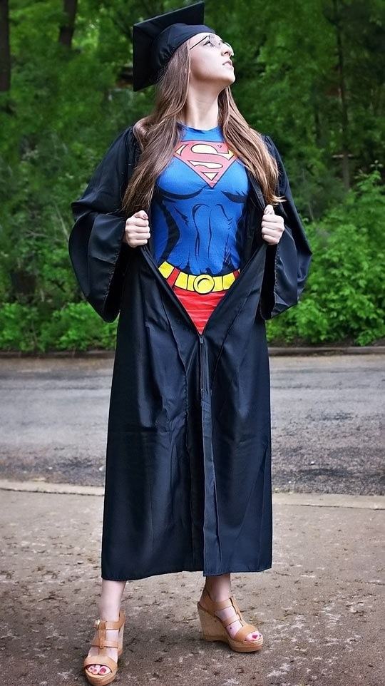 Obrázek Girl-graduation-costume-Superman