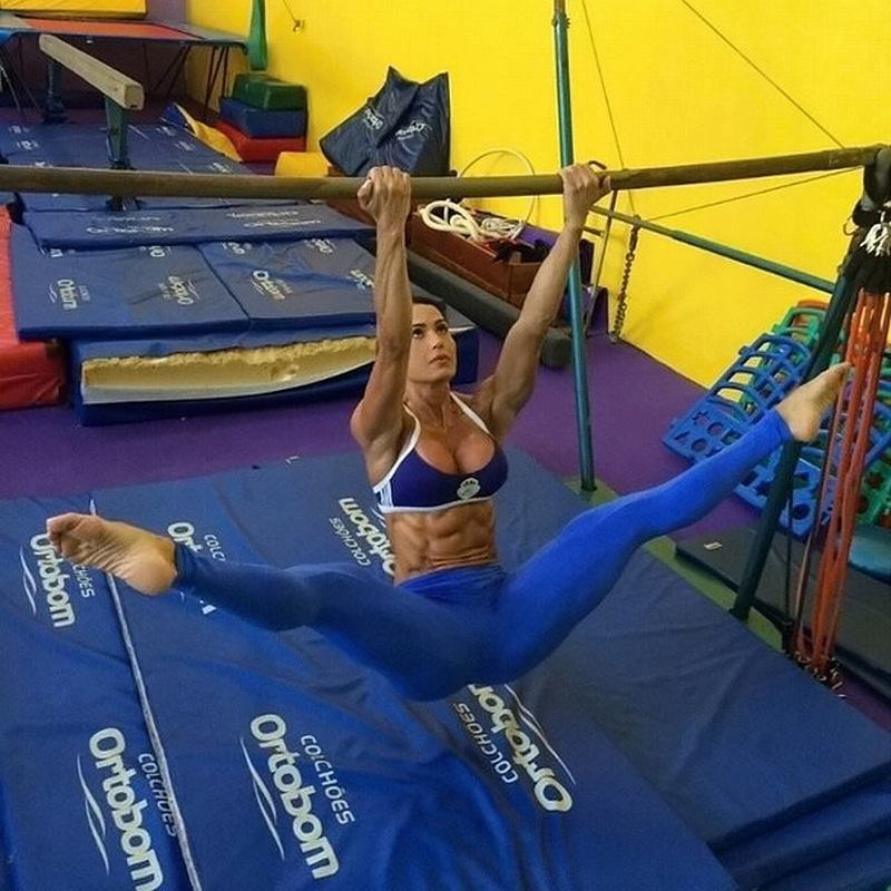 Obrázek Girl Has Some Abs